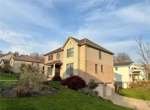1451 Oakton Dr, North Huntingdon, PA 15642