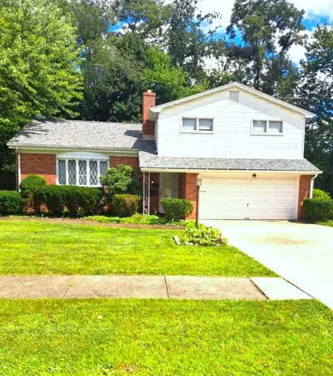 249 Deerpath Rd, New Kensington, PA 15068