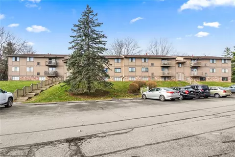2467 Brook Ledge Rd #33B, Bridgeville, PA 15017