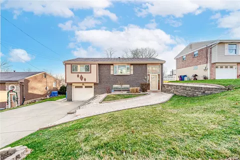 424 Crestview Dr, Pittsburgh, PA 15239