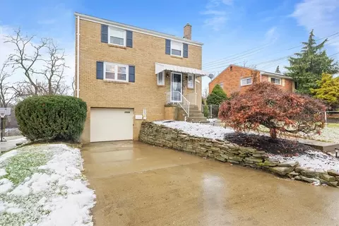 2231 Old Oak Dr, Pittsburgh, PA 15220