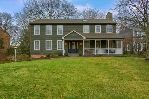 128 Valley Forge Dr, Cranberry Township, PA 16066