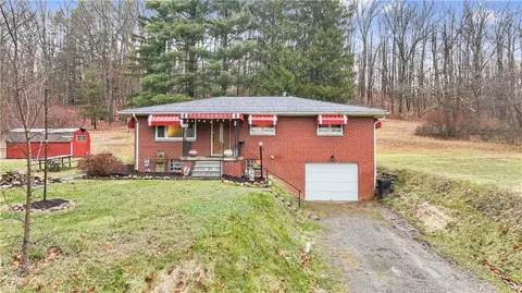 160 Fairlane Blvd, Koppel, PA 16136