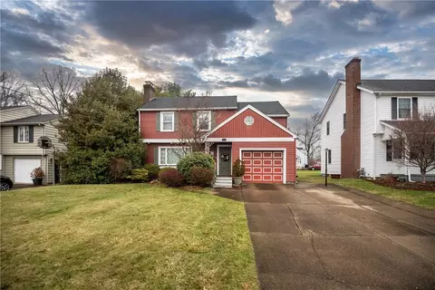 956 Mayfield Rd, Sharpsville, PA 16150
