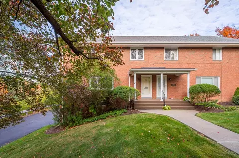 762 Robinwood Dr, Pittsburgh, PA 15220