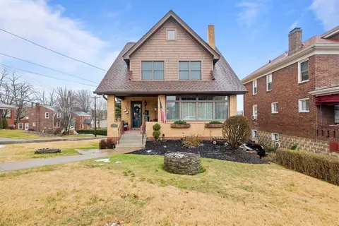 442 Fairway Dr, Pittsburgh, PA 15227