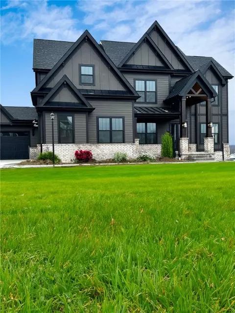 222 Summit Acres Dr, Seven Fields, PA 16046