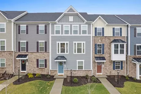 9004 Hickory Rd, Gibsonia, PA 15044