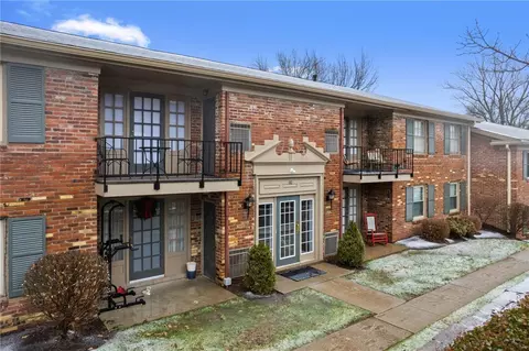 1110 Chatham Park Dr #F, Pittsburgh, PA 15216