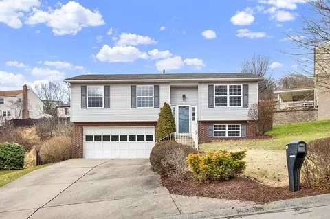 119 Tangleview Dr, White Oak, PA 15131