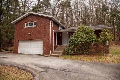 838 Webster Hollow Rd, Belle Vernon, PA 15012