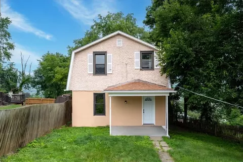 1525 Edgewood Ave, Coraopolis, PA 15108