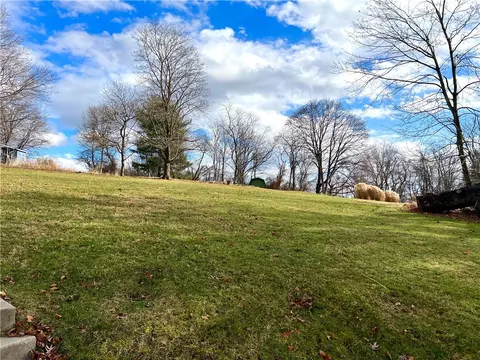 1091 Masters Ln, North Huntingdon, PA 15642 photo 17