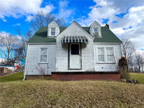 1091 Masters Ln, North Huntingdon, PA 15642