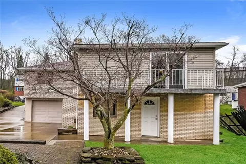 13341 Saint Clair Dr, Irwin, PA 15642