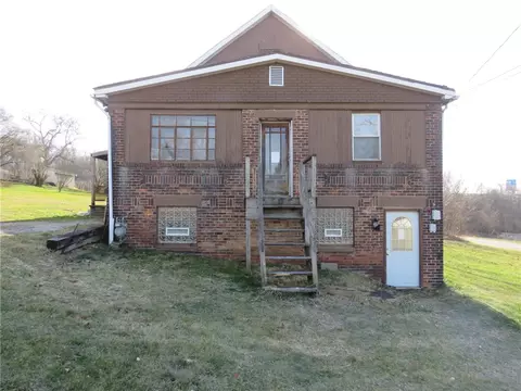 1184 Wilmington St, Washington, PA 15301