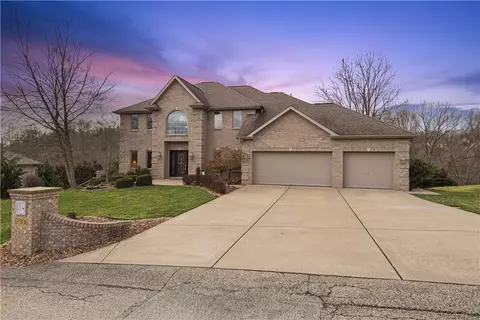 12506 Carmichael Cir, North Huntingdon, PA 15642