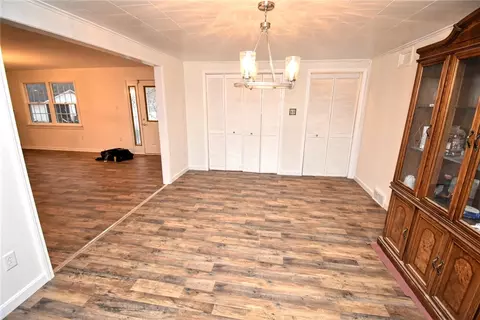 Living - 1 Oak Ln, Eighty Four, PA 15330 photo 3 of 3