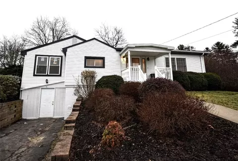 Exterior - 1 Oak Ln, Eighty Four, PA 15330 photo 3 of 8
