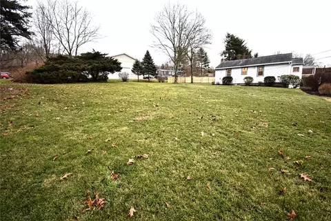 Exterior - 1 Oak Ln, Eighty Four, PA 15330 photo 6 of 8