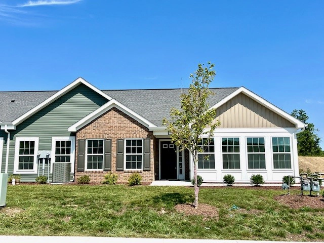 1053 Autumn Woods Dr