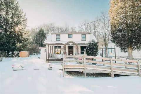 71 Maple St, Burnside, PA 15721