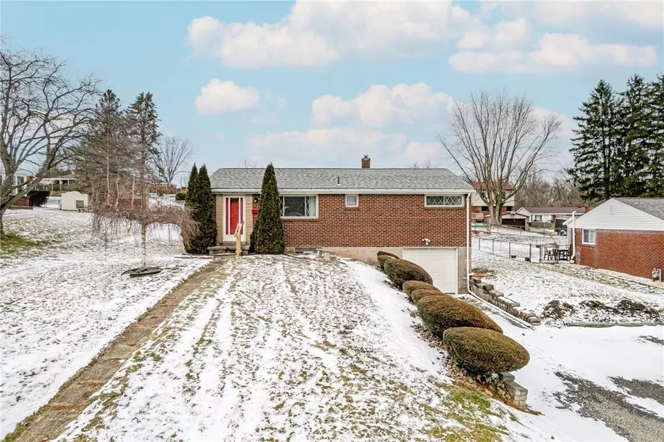 3029 Mintwood Dr, New Kensington, PA 15068 28 Photos Movoto