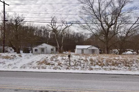 2134 Silverville Rd, Freeport, PA 16229