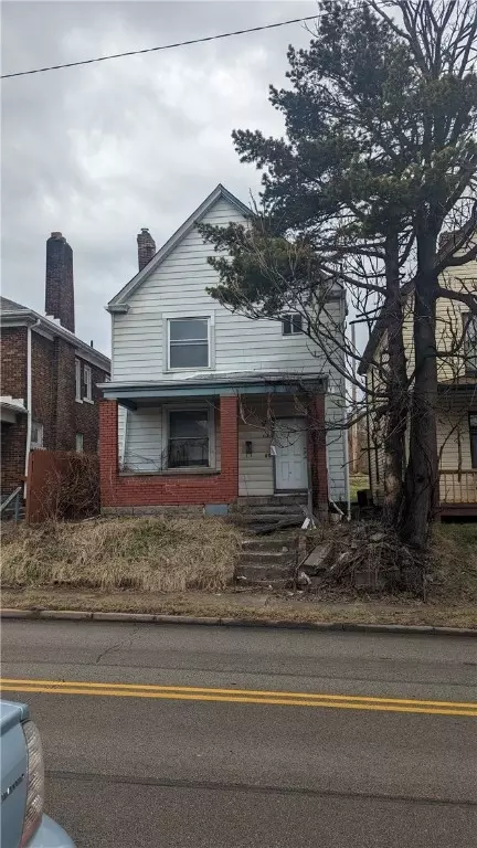 958 5th Ave, East Mc Keesport, PA 15035