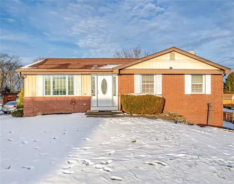 4404 Skyview Ter, Gibsonia, PA 15044