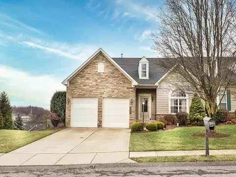 709 Marigold Ct, Bridgeville, PA 15017