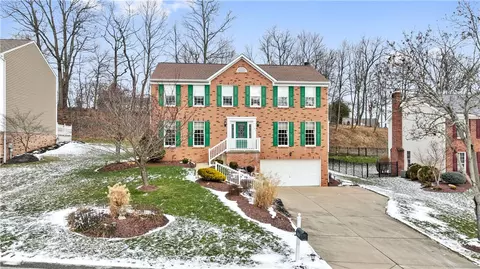 167 Stonewood Dr, Bethel Park, PA 15102