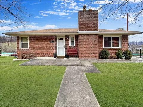 528 Edgewood Ave, West Mifflin, PA 15122