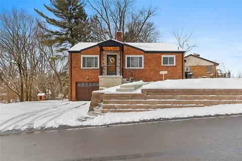158 Lynn Dr, Pittsburgh, PA 15236