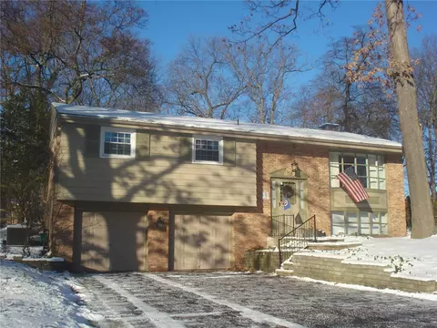 8199 Roosevelt Blvd, Mccandless, PA 15237
