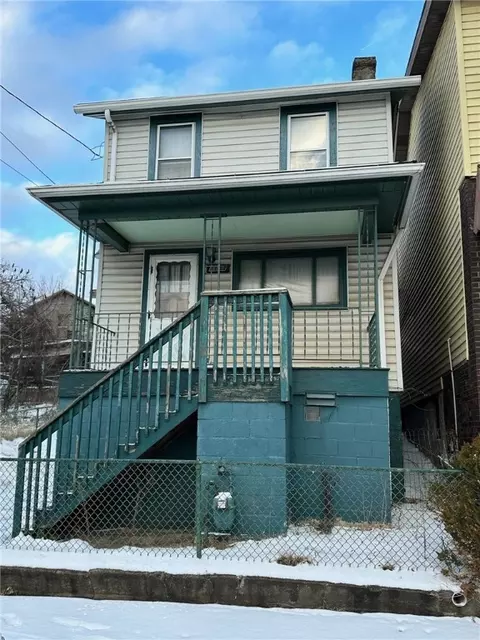 1103 Franklin St, Braddock, PA 15104