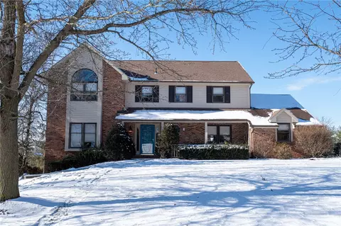 1736 Taper Dr, Pittsburgh, PA 15241