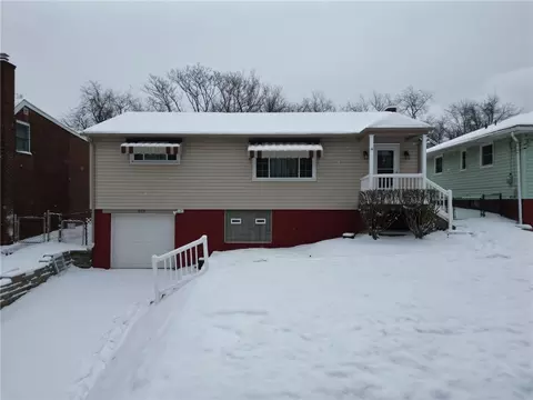 829 Hawkins Ave, West Mifflin, PA 15122