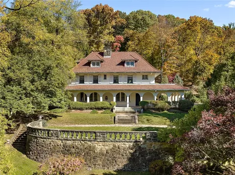 47 Woodland Rd, Sewickley, PA 15143