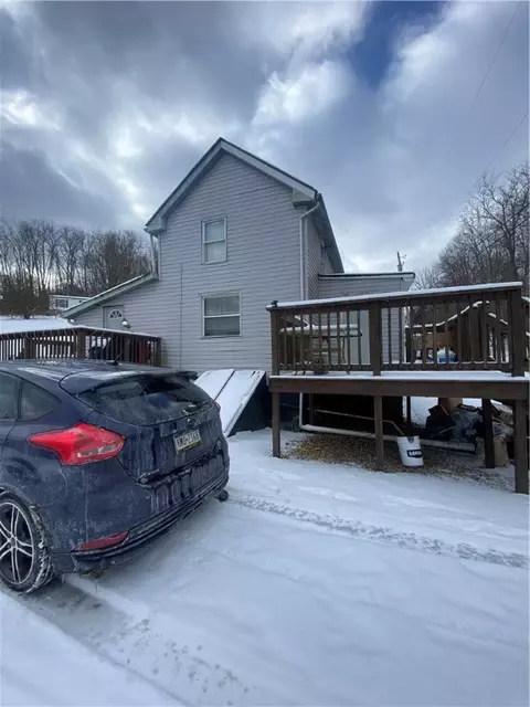 46 Tunnel St, West Alexander, PA 15376