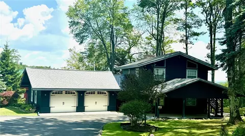 412 Gardner Rd, Hidden Valley, PA 15502