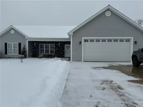 5 Vincent Dr, Uniontown, PA 15401