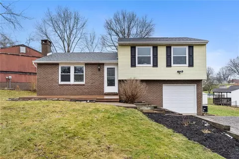 4 Meadowood Dr, Cheswick, PA 15024
