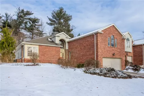 179 Fairway Landings Dr, Canonsburg, PA 15317