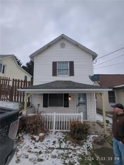 47 Oakwood Ave, Washington, PA 15301
