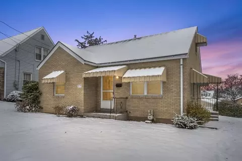 979 6th St, Beaver, PA 15009