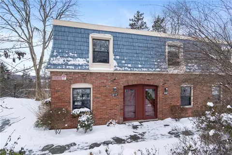 1214 Pennsbury Blvd, Pittsburgh, PA 15205