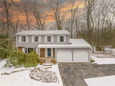 134 N Locust Dr, Jeannette, PA 15644