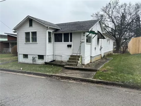 209 E Fourth Ave, Latrobe, PA 15650