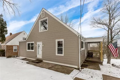 32 Forest Rd, Ambridge, PA 15003